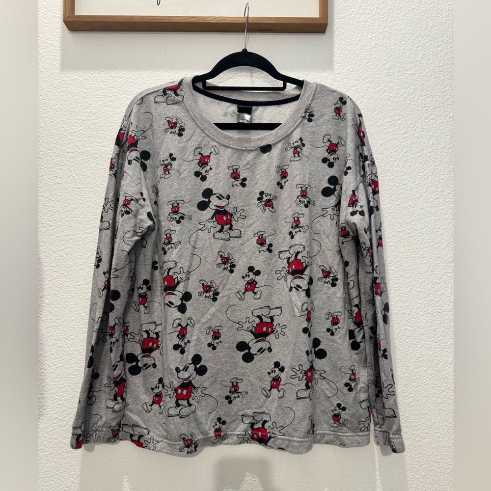 Disney Mickey Mouse gray long-sleeved loungewear top